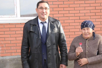 Фотография к новости: БҚО-да тасқыннан зардап шеккен тұрғындарға қосымша 38 үй берілді