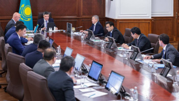 Фотография к новости: Бектенов экспортқа бағытталған өндірістерді қолдау бойынша кеңес өткізді