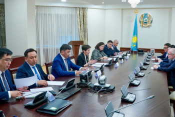 Фотография к новости: Үкіметте мамандарды оқыту және сертификаттау мәселесі талқыланды