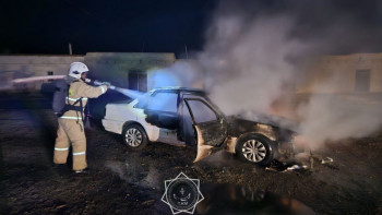 Фотография к новости: Қызылордада өртке оранған көлік 15 минутта сөндірілді