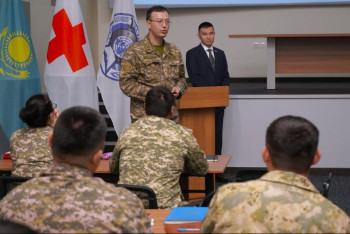 Фотография к новости: Әскери қызметшілер гуманитарлық құқық стандарттарын меңгеруде