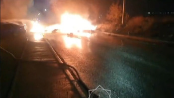 Фотография к новости: Астанада газ баллондарын тиеген көлік өртенді