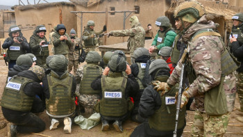 Фотография к новости: Әскери дискурс. "Террористер журналистерді тұтқынға алды"