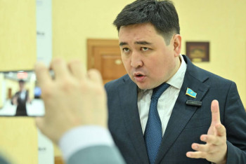 Фотография к новости: Мәжіліс депутаты сүйінші жаңалық айтты