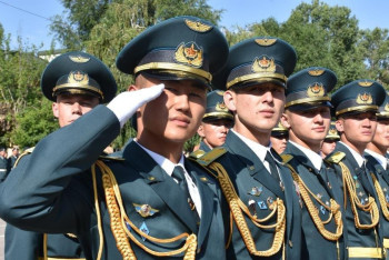 Фотография к новости: Грант алған мерзімді қызмет әскери қызметшілерінің тізімі жарияланды