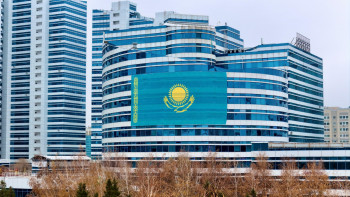 Фотография к новости: Республика күні: елордада ең үлкен Ту ілінді