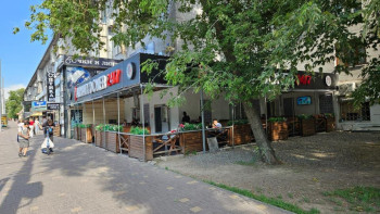 Фотография к новости: Алматыда кафеге қосымша салынған нысан бұзылды