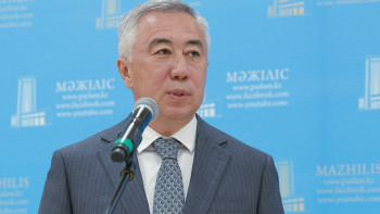 Фотография к новости: "Референдум керек емес": Жұманғарин уақыт белдеуіне қатысты сұраққа нүкте қойды