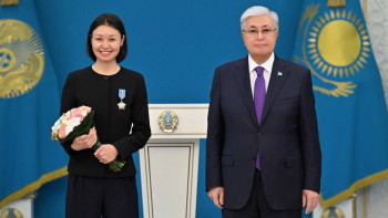 Фотография к новости: Президент бір топ мемлекеттік қызметкерге наградалар тапсырды