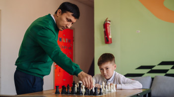 Фотография к новости: Дубайдан бас тартып, ауыл мектебінде серпіліс жасаған ұстаз