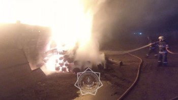 Фотография к новости: БҚО-да жанып жатқан шөп сөндірілді