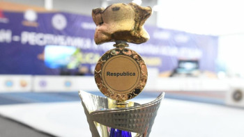 Фотография к новости: Асық атудан алғашқы ашық турнирдің чемпионы автокөлікке ие болды