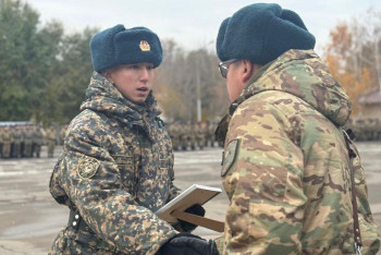 Фотография к новости: Ұлан сарбаздарына білім беру гранттары табысталды
