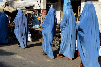 Фотография к новости: Ауғанстанда әйелдерге бір-бірімен әңгімелесуге тыйым салынды