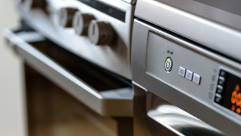 Фотография к новости: Министр елімізде жасалған тұрмыстық техниканы қайдан сатып алуға болатынын айтты