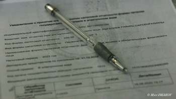 Фотография к новости: 27 жыл бұрын сатып алынған пәтер енді ғана қызылордалықтың меншігіне айналды