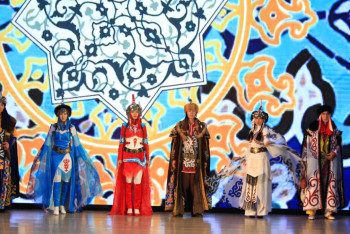 Фотография к новости: Шымкентте үздік ұлттық киім үлгілері анықталды