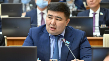 Фотография к новости: “Әлі күнге дейін арбамен су тасып ішіп отыр”. Депутат ауылдағы ағайынның жағдайын көтерді