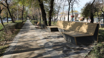 Фотография к новости: Алматыда Абай даңғылындағы аллея жаңартылды