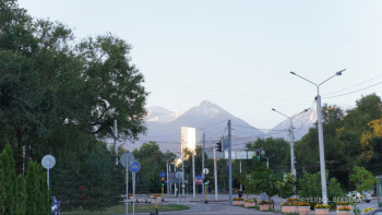 Фотография к новости: Алматыда "Медеуге" апаратын жол 14 жылда алғаш рет жөнделді