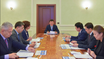 Фотография к новости: Мемлекеттік кеңесші балалардың қауіпсіздігін қамтамасыз ету мәселесі жөнінде жиын өткізді