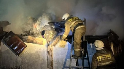 Алматыда тау бөктерінде тұрған үй өртенді