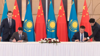 Фотография к новости: Қазақстан мен Қытай 2,5 млрд доллар болатын 8 келісімге қол қойды