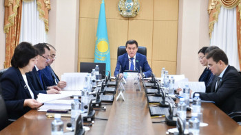 Фотография к новости: Сенатта сот жүйесін одан әрі жетілдіру туралы заң қаралды