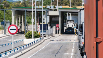 Фотография к новости: "Құрманғазы" өткізу пунктінде жүк автокөліктері кептелісіне не себеп болған?