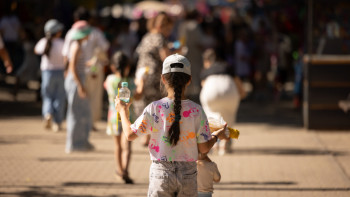 Фотография к новости: Әлеуметтік осал отбасылардан шыққан балаларға қандай көмек көрсетіледі