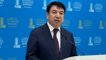 Фотография к новости: Шәкіртін зорлап, есірткі сатқан ұстаз: Бейсембаев мектептердегі кездейсоқ "мұғалімдер" туралы айтты