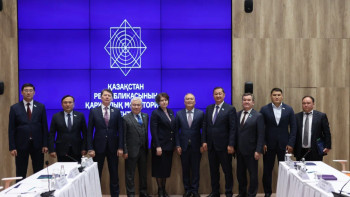 Фотография к новости: Депутаттар Қаржылық мониторинг агенттігімен заңнаманы жетілдіру мәселесін талқылады