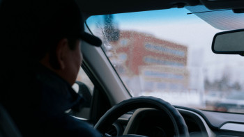 Фотография к новости: Түркістан облысында полицейлер 16 млн теңге қарызы бар жүргізушіні анықтады