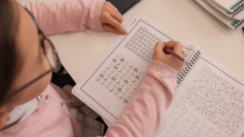 Фотография к новости: Астанада 7-сыныпқа дейінгі оқушылар қашықтан оқиды