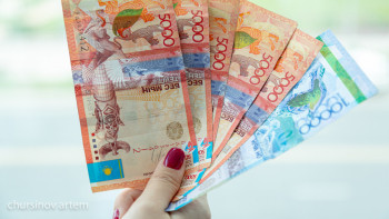 Фотография к новости: Негізсіз ұсталған салық. Мүгедектігі бар балалардың ата-аналарына  2 млн теңге қайтарылды