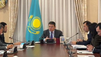 Фотография к новости: Алатау қаласын дамыту мәселесі талқыланды