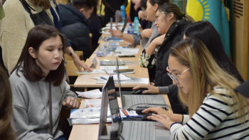 Фотография к новости: Астанада жастарға арналған кезекті бос жұмыс орындары жәрмеңкесі өтті