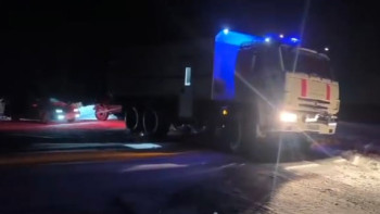 Фотография к новости: Қазақстан ТЖМ құтқарушылары жолда қалған көлікке көмектесті