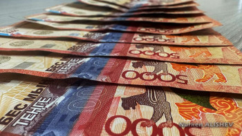 Фотография к новости: 5 000 теңгелік банкноталардың айналымда қатар жүру кезеңі ұзарды