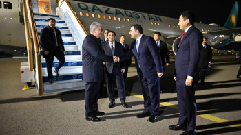 Фотография к новости: Мемлекет басшысы Бакуге жұмыс сапарымен барды