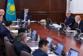 Фотография к новости: Олжас Бектенов сирек кездесетін металдар саласын дамыту жөнінде кеңес өткізді