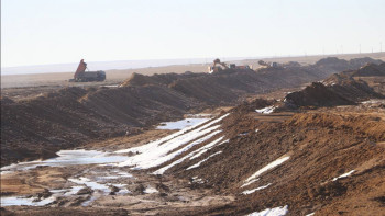 Фотография к новости: Су тасқыны. Темір ауданында бөгеттер салынып жатыр