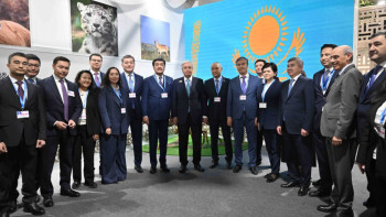 Фотография к новости: Тоқаев СOP29 аясындағы Қазақстан павильонына барды