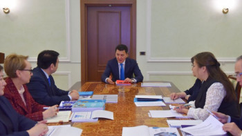 Фотография к новости: Мемлекеттік кеңесші мектептердегі тәрбие жұмыстарының жаңа бағдарламасы жөнінде жиын өткізді