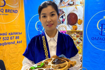 Фотография к новости: Ұстаздықты ұлттық тәттіге ауыстырған кәсіпкер