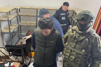 Фотография к новости: ҰҚК Алматыда есірткі зертханасын жойды