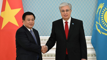 Фотография к новости: Мемлекет басшысы Нгуен Суан Тхангпен кездесті