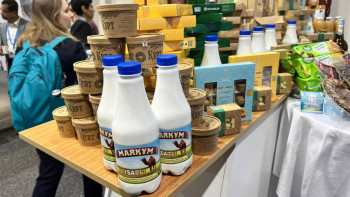 Фотография к новости: Бакуде азық-түлік қауіпсіздігі және жерді тұрақты басқару мәселелері талқыланды