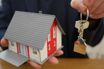 Фотография к новости: Тағы бір қаланың жастары баспаналы болатын болды