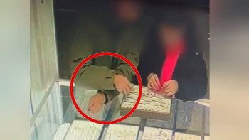 Фотография к новости: Сауда үйінен алтын жүзік ұрлаған астаналық қолға түсті